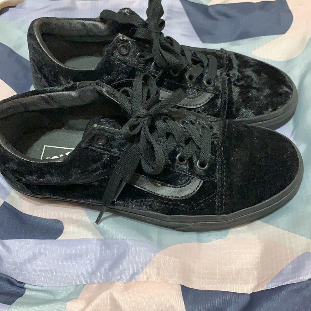 Vans Velvet Suede Material Sneakers. Size 7.5 - Picture 2 of 5